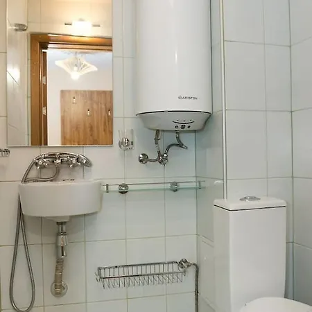 Apartment Quiet & Private 1bdr Apt In Levski + Parking