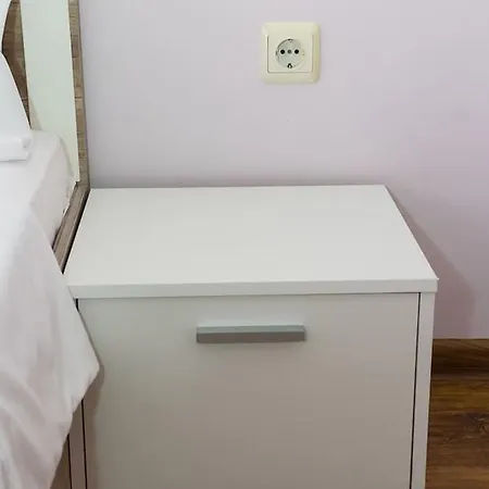 Quiet & Private 1bdr Apt In Levski + Parking Βάρνα